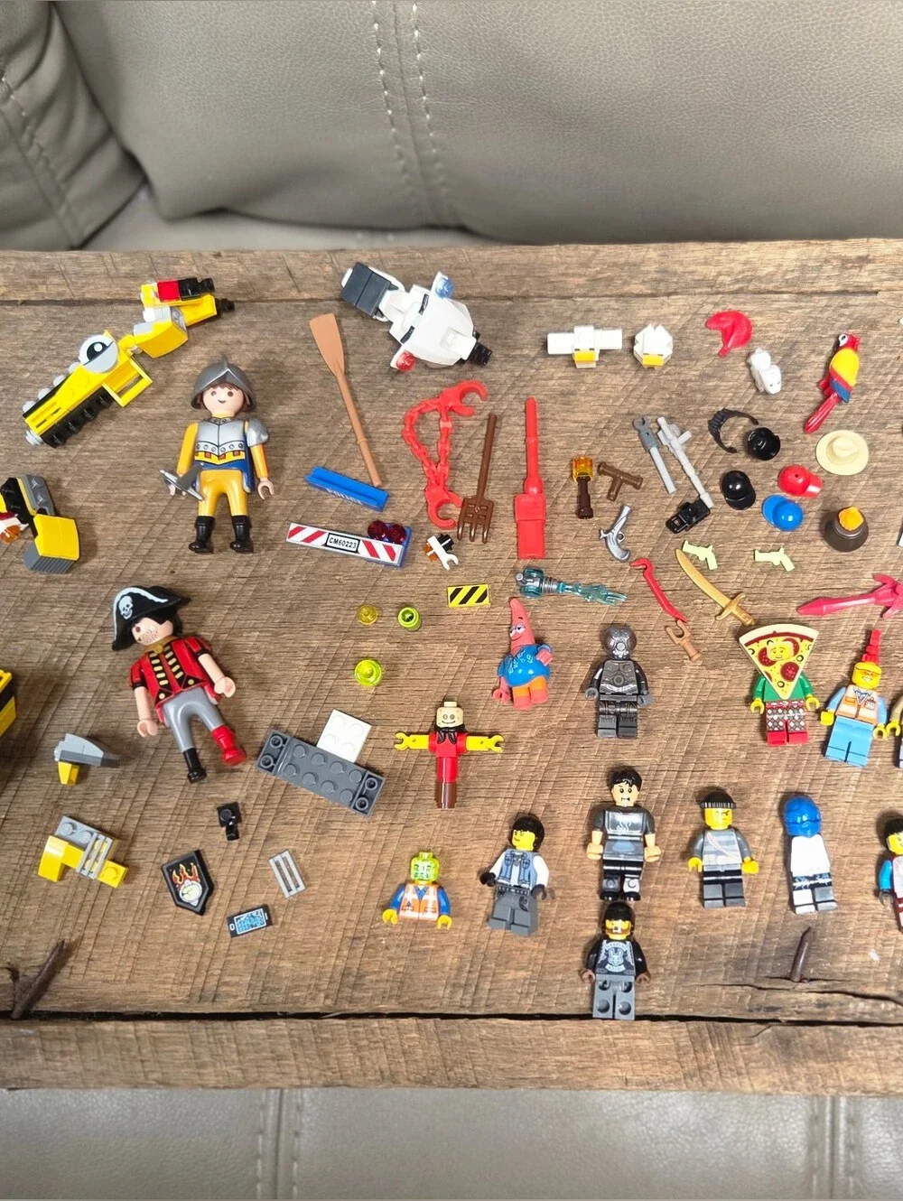 Assorted Lego Figures & Accessories Ninjago, Spongebob, Minecraft Etc Bin P